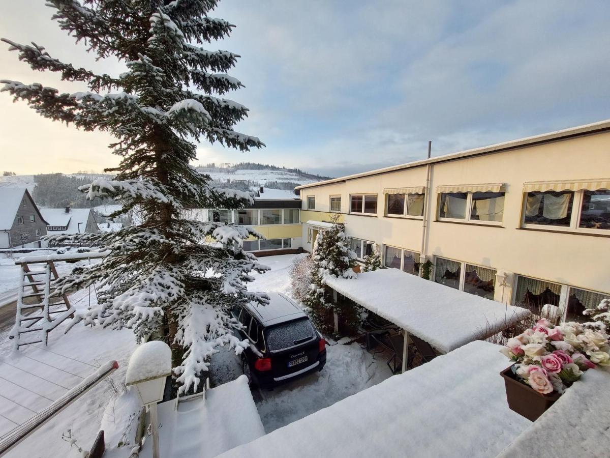 Berghotel Natura Bed & Breakfast ヴィンターベルク エクステリア 写真