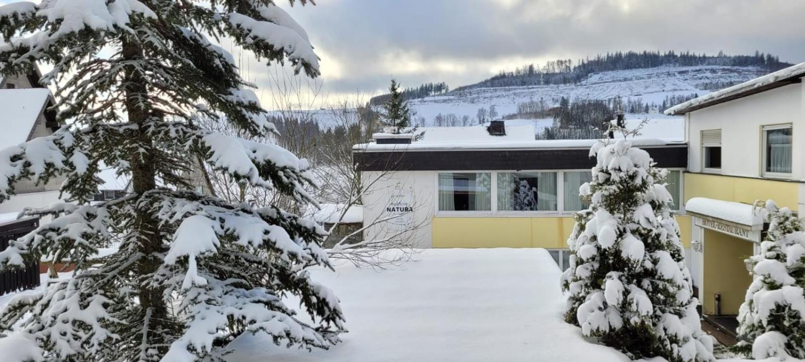 Berghotel Natura Bed & Breakfast ヴィンターベルク エクステリア 写真